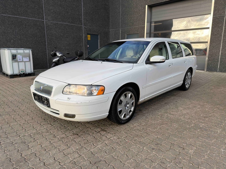 Volvo V70 2,4 140 aut. 5d