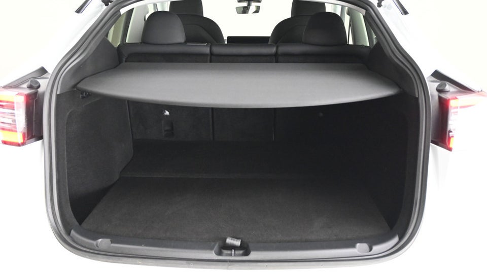 Tesla Model Y Long Range AWD 5d