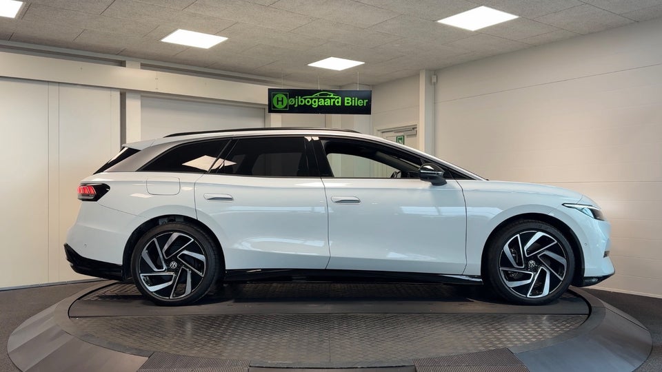 VW ID.7 77 Style+ Tourer 5d