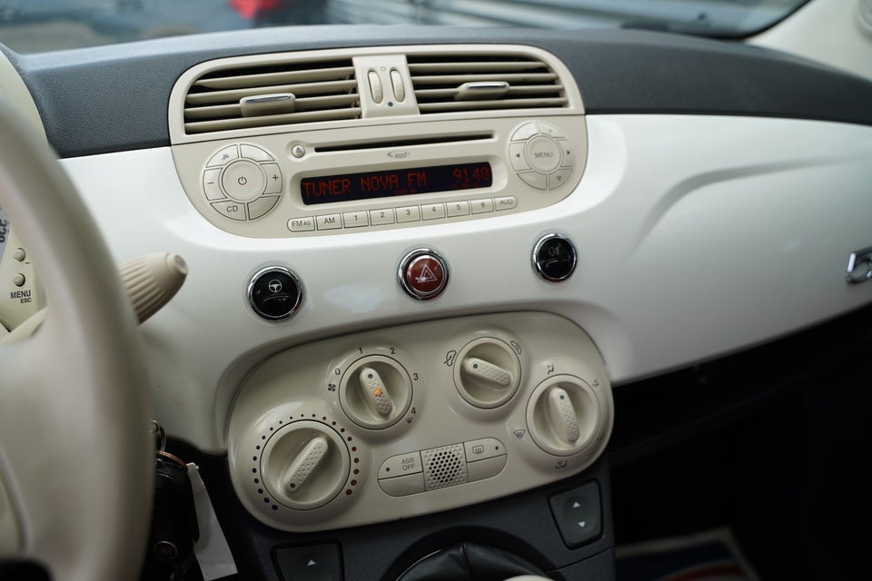 Fiat 500 1,3 MJT 75 Lounge 3d