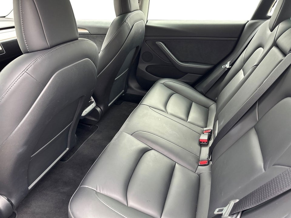 Tesla Model 3 Standard Range+ RWD 4d