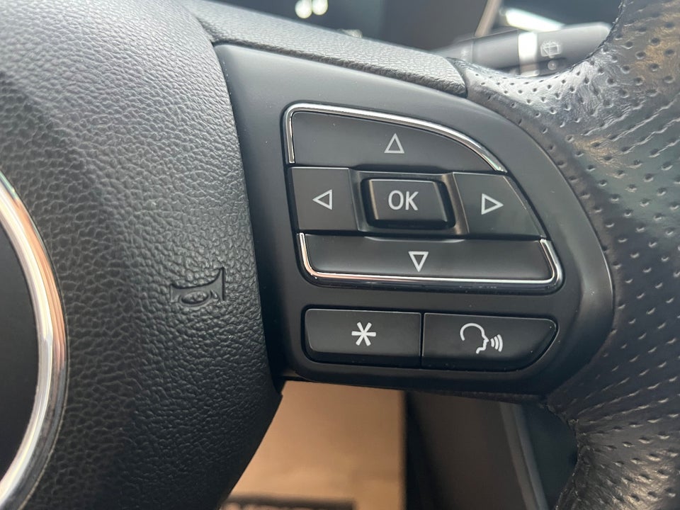 MG Marvel R Luxury 5d