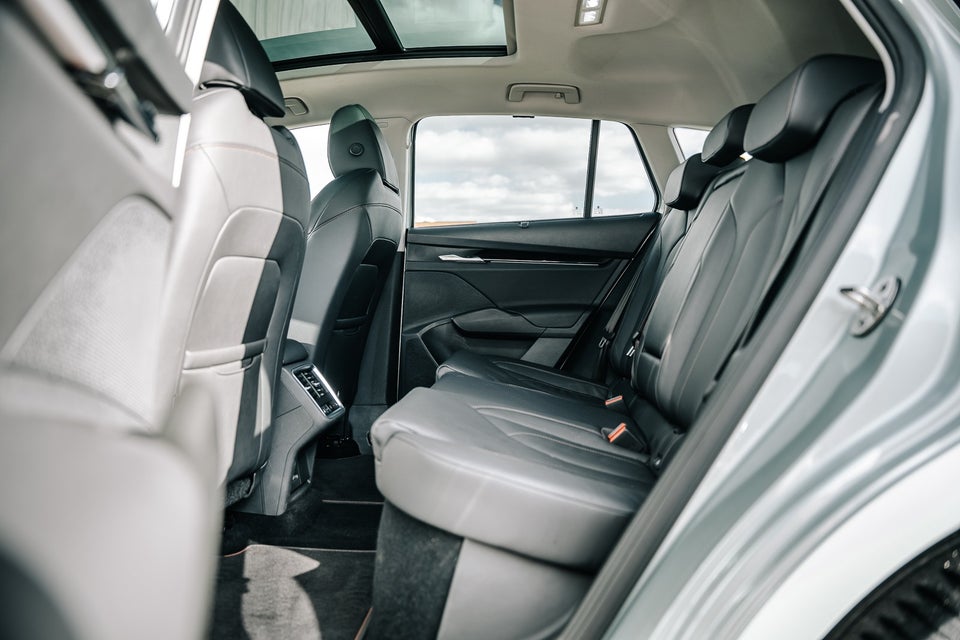 Skoda Enyaq 80 iV Plus Suite 5d