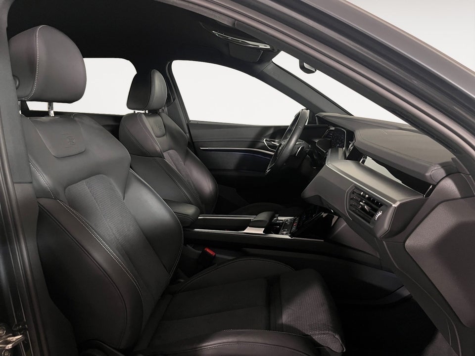 Audi Q8 e-tron 55 Advanced S-line quattro 5d