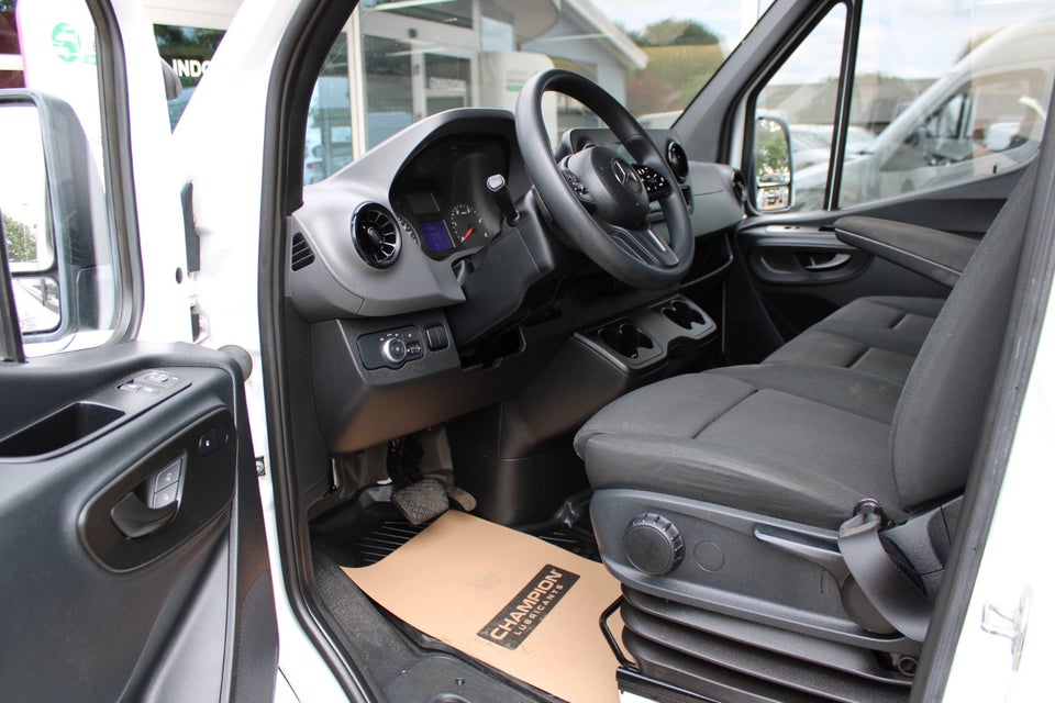 Mercedes Sprinter 317 2,0 CDi A2 Kassevogn aut. RWD