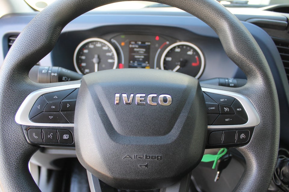 Iveco Daily 2,3 35S14 Alukasse m/lift AG8 2d