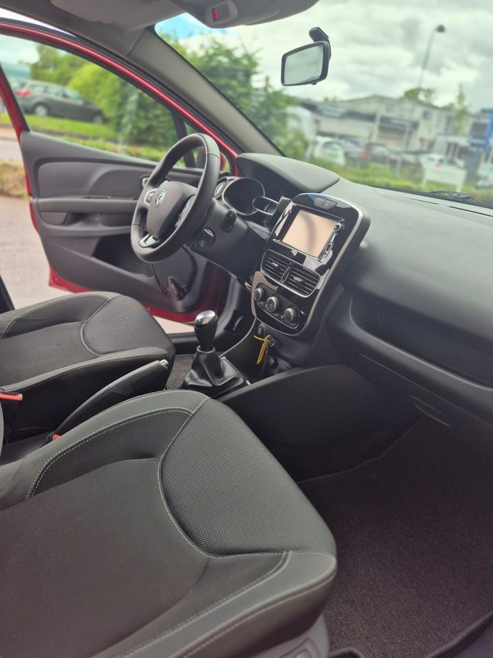 Renault Clio IV 1,5 dCi 90 Limited Sport Tourer 5d