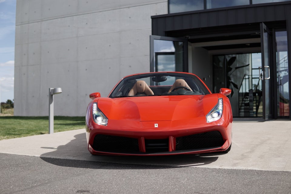 Ferrari 488 Spider 3,9 DCT 2d