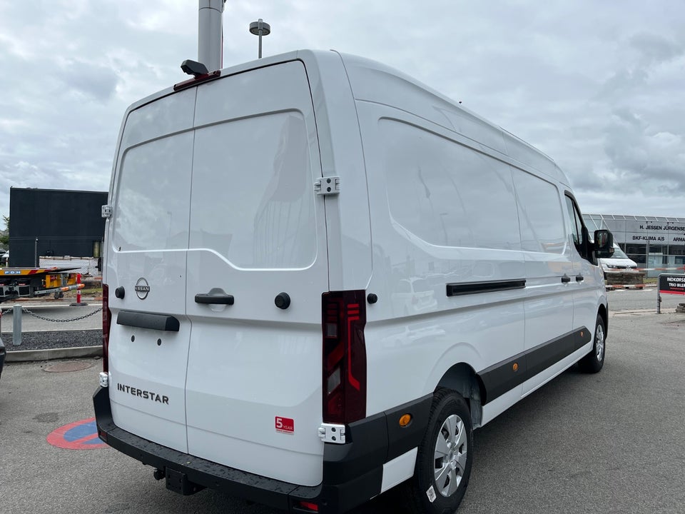 Nissan Interstar 2,0 dCi 170 L3H2 Tekna aut. Van