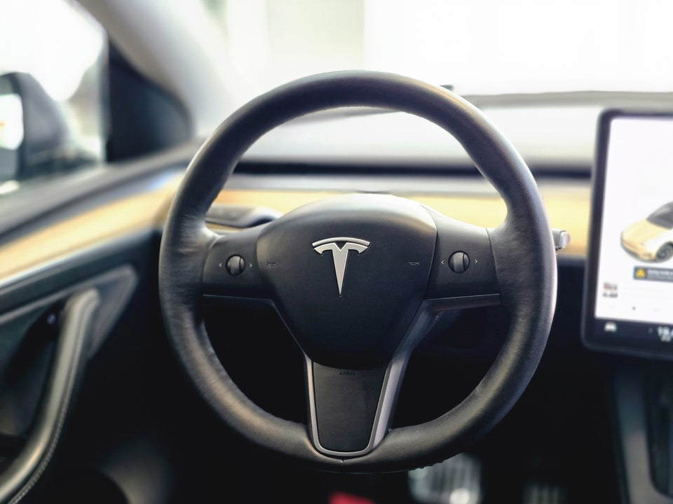 Tesla Model Y Long Range AWD 5d