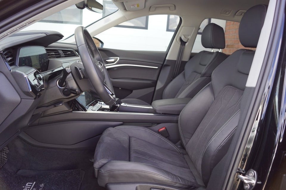 Audi Q8 e-tron 55 Advanced quattro 5d