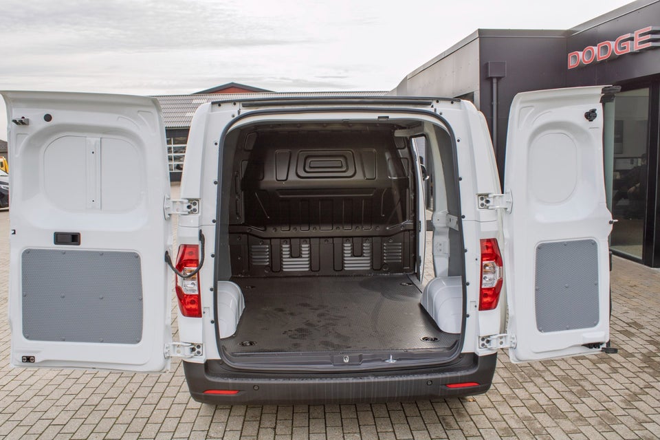 Maxus e-Deliver 3 50 Cargo Van SWB