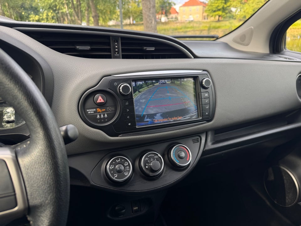Toyota Yaris 1,0 VVT-i T2 Komfort 5d