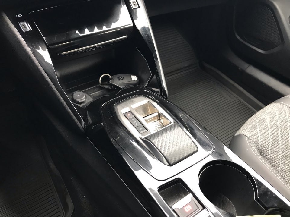 Peugeot 2008 1,2 PureTech 130 Allure EAT8 5d