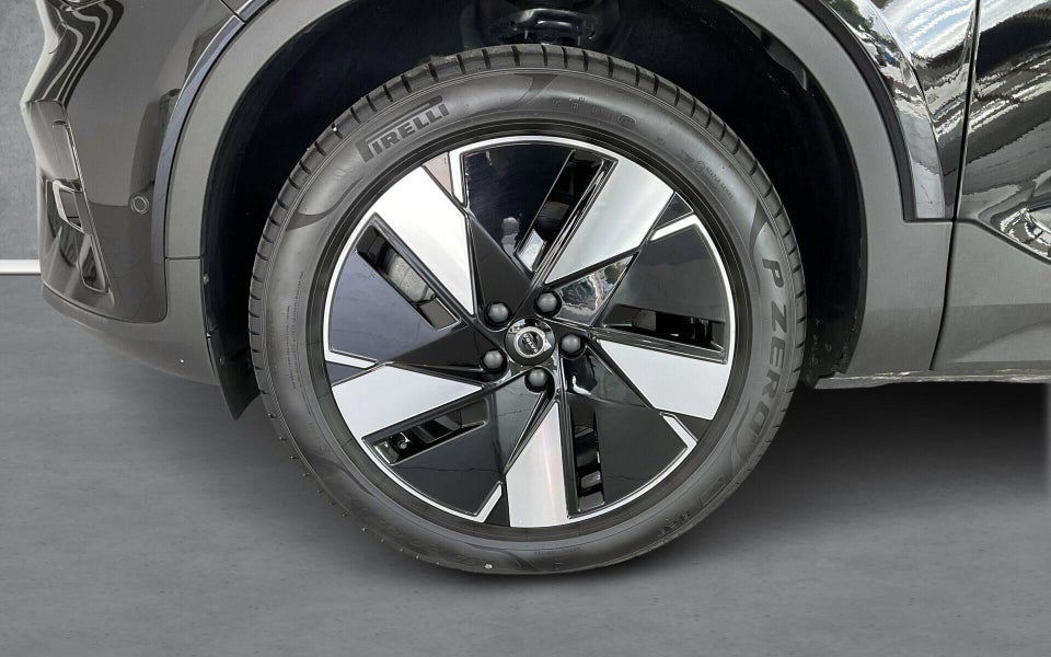 Volvo EX40 Extended Range Ultra 5d