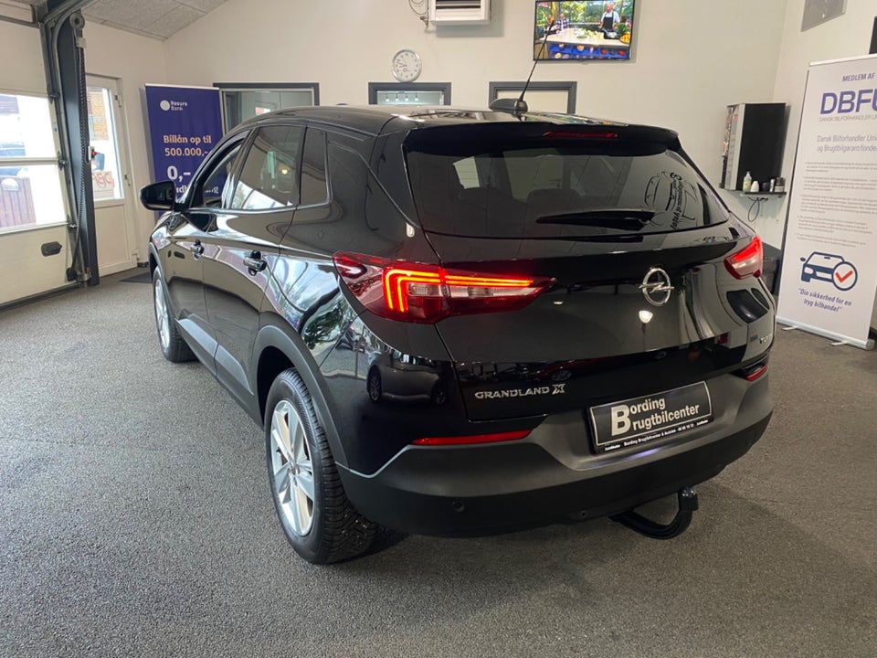 Opel Grandland X 1,2 T 130 Enjoy 5d