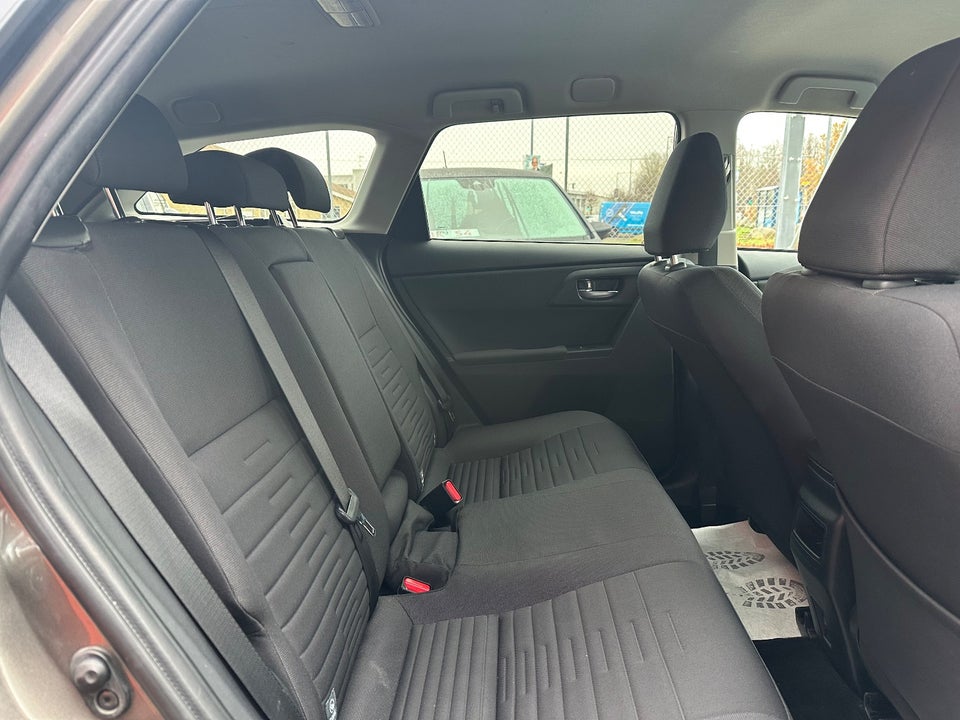 Toyota Auris 1,8 Hybrid H2 Touring Sports CVT 5d