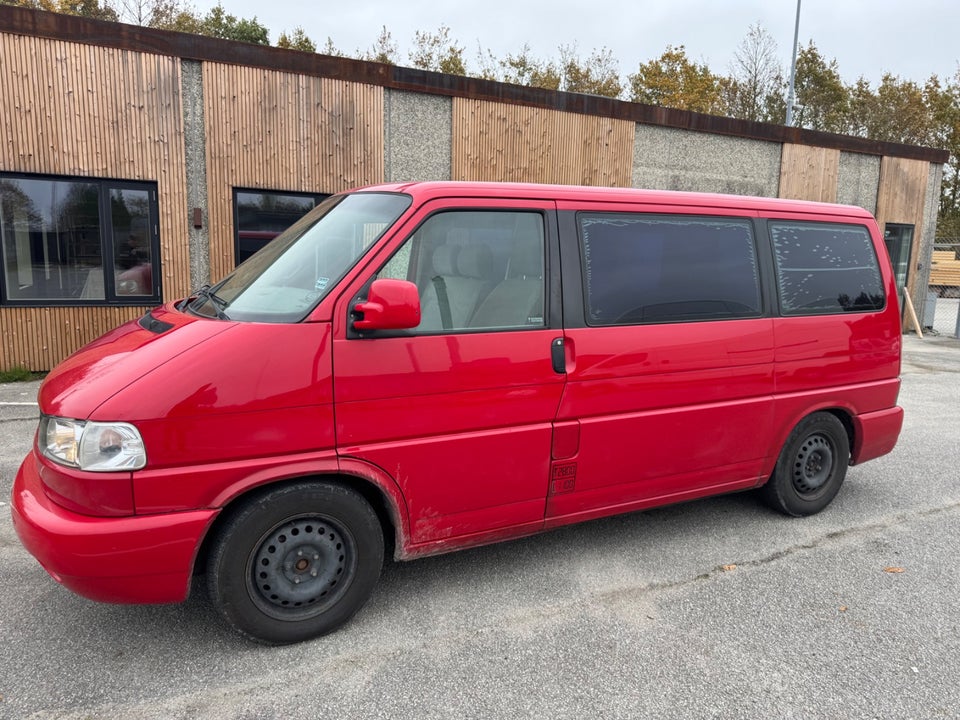 VW Caravelle 2,4 D Kassevogn 5d