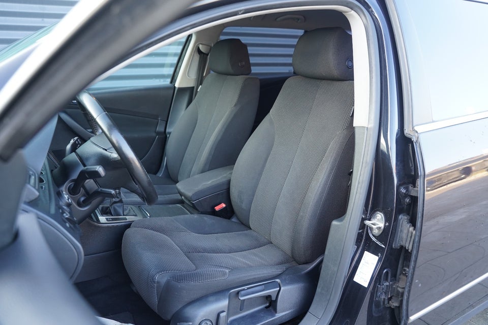 VW Passat 2,0 FSi Comfortline Variant 5d