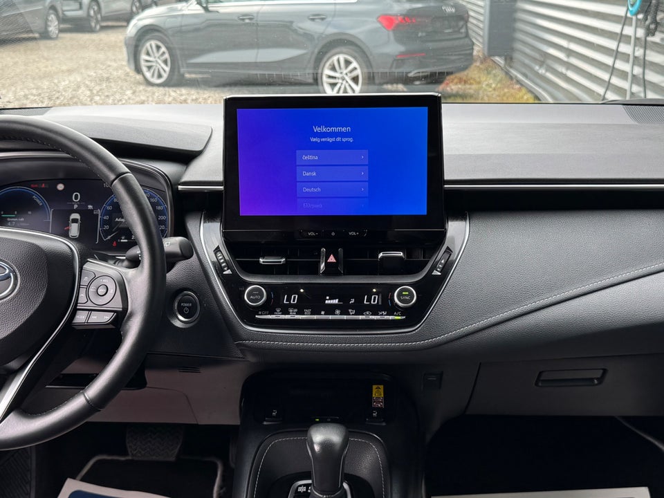 Toyota Corolla 1,8 Hybrid Style Touring Sports e-CVT 5d