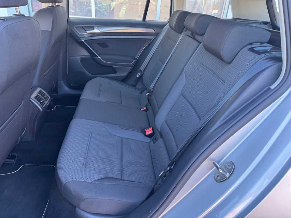 VW Golf VII 1,5 TSi 130 Comfortline Variant DSG 5d