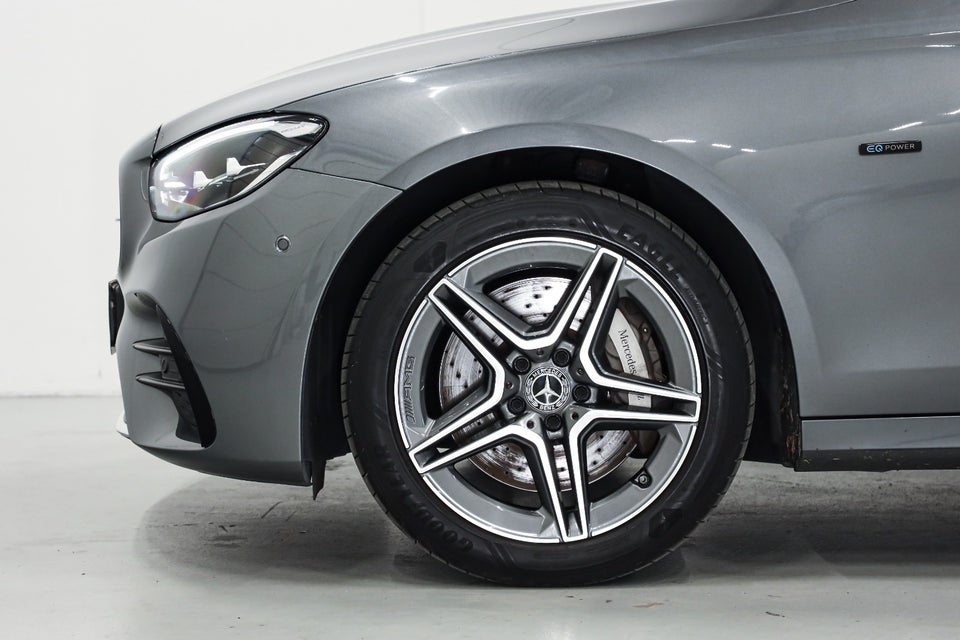 Mercedes E300 de 2,0 AMG Line stc. aut. 5d