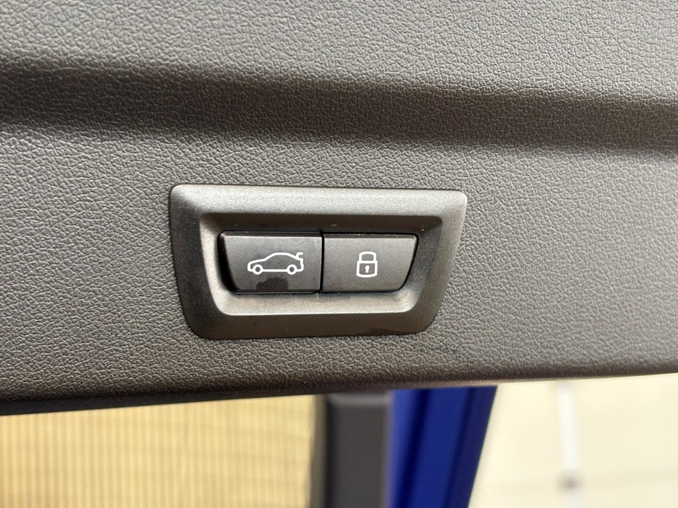 BMW iX2 xDrive30 Fully Charged M-Sport 5d