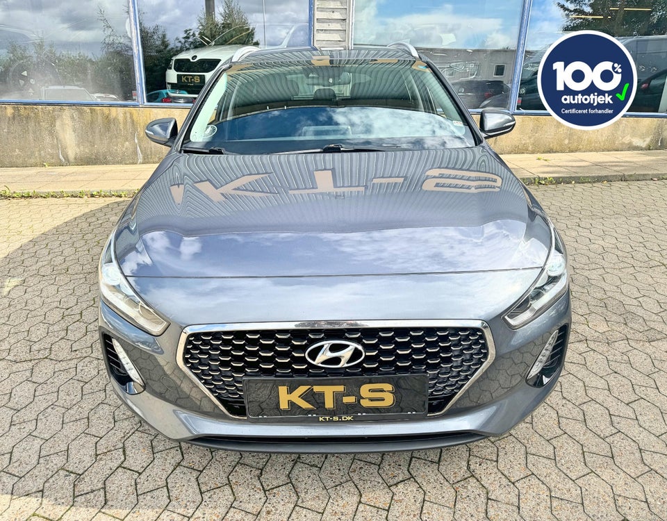 Hyundai i30 1,6 CRDi 110 Premium stc. 5d