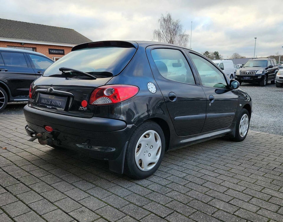 Peugeot 206 1,6 XR 5d