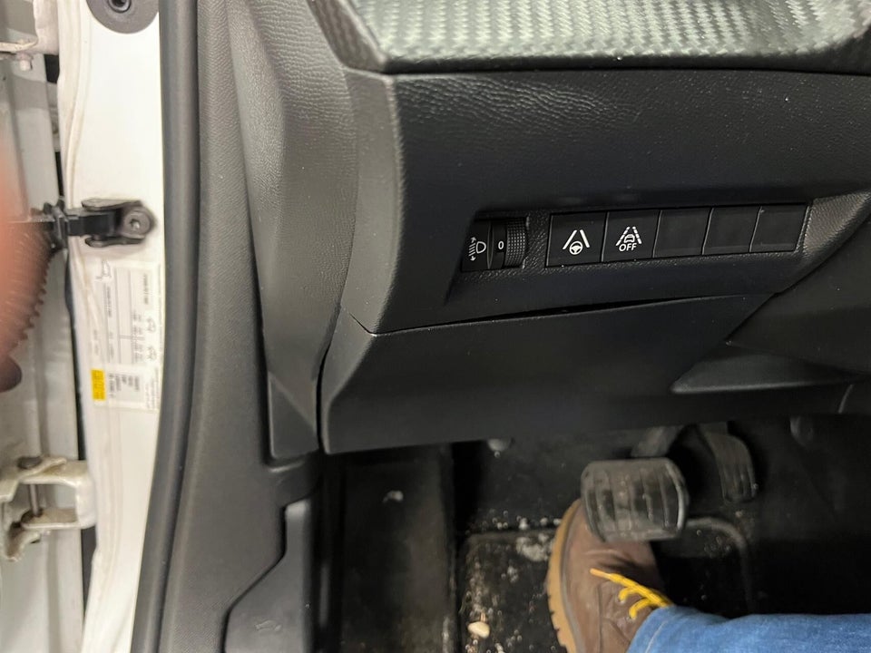 Peugeot 2008 1,5 BlueHDi 130 Allure Pack EAT8 5d