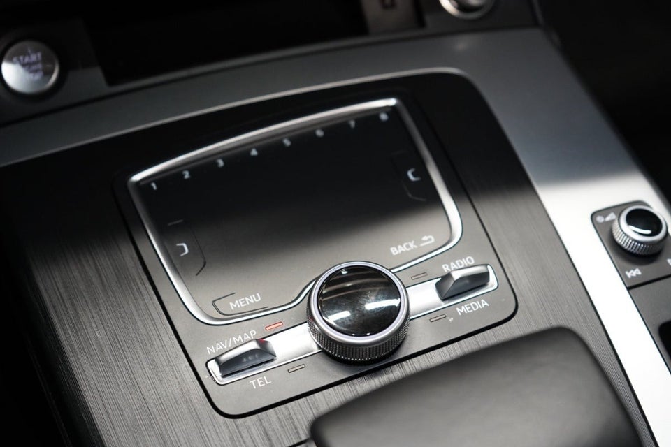 Audi Q5 55 TFSi e Sport quattro S-tr. 5d