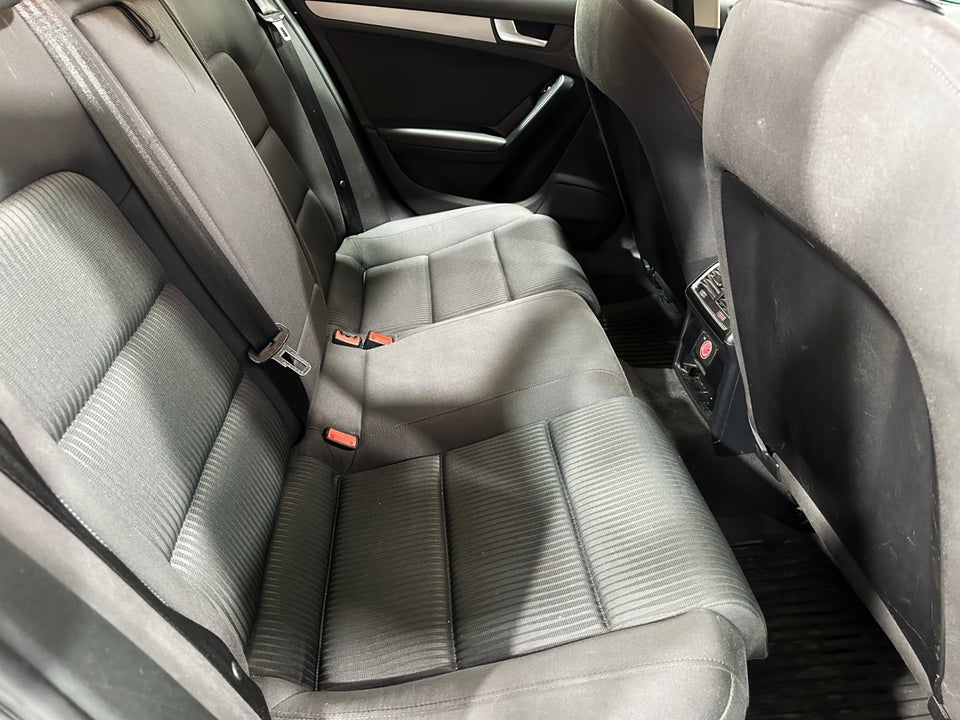 Audi A4 2,0 TDi 136 S-line Avant 5d