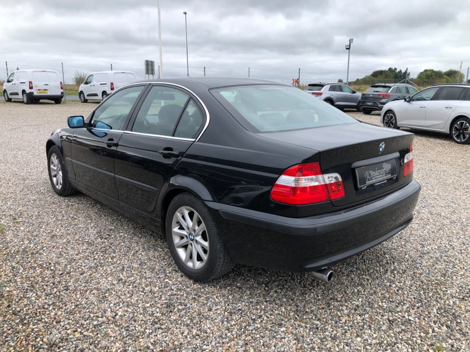 BMW 318i 2,0  4d