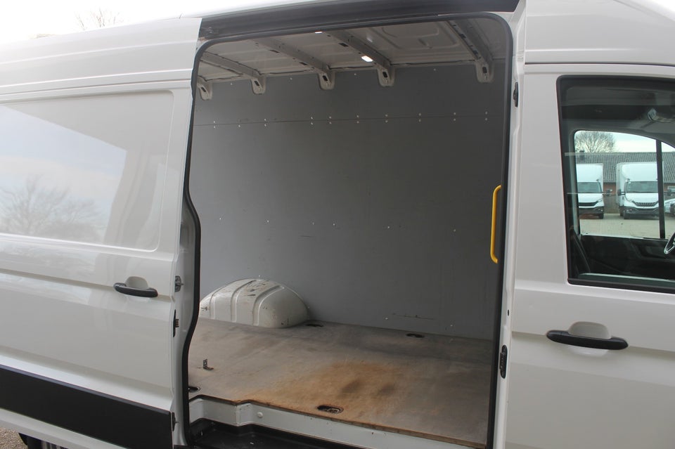VW Crafter 35 2,0 TDi 177 Kassevogn L3H2 aut.