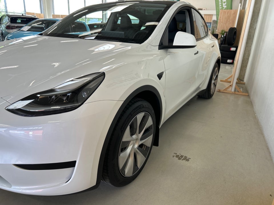 Tesla Model Y RWD 5d