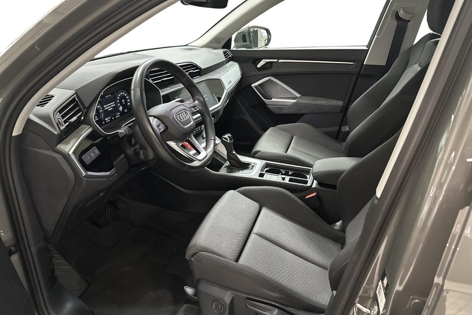 Audi Q3 45 TFSi e Attitude plus S-tr. 5d