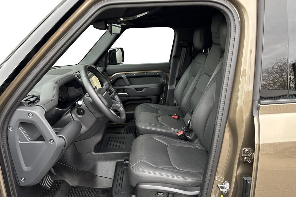 Land Rover Defender 110 3,0 D250 Hard Top X-Dynamic SE aut. Van 5d