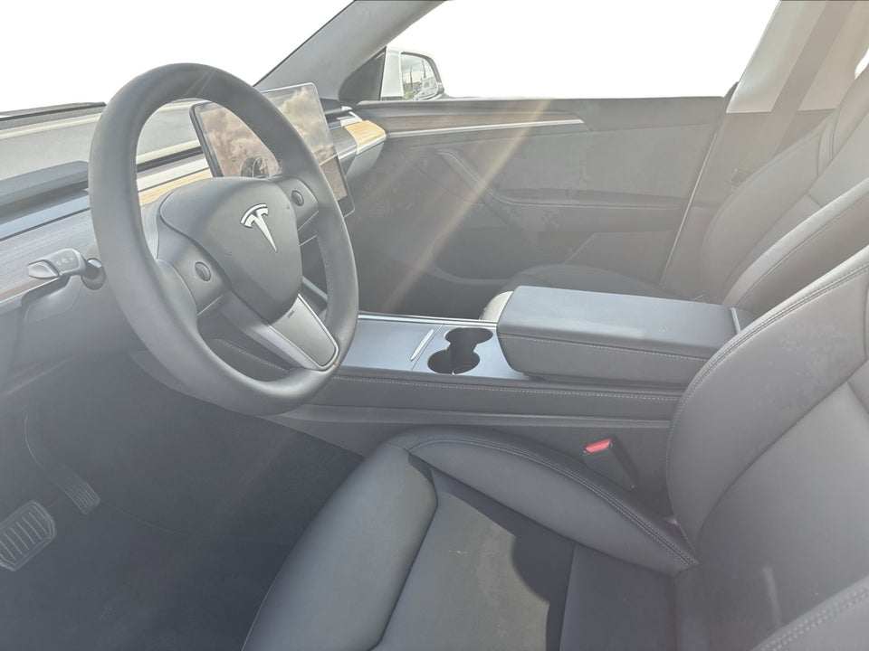 Tesla Model Y RWD 5d