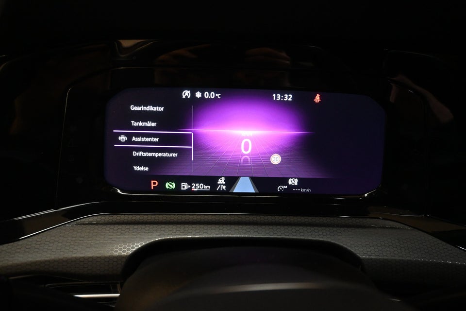 VW Golf VIII 2,0 GTi DSG 5d