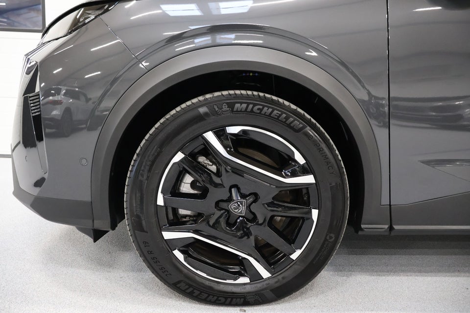 Peugeot e-3008 77 GT 5d