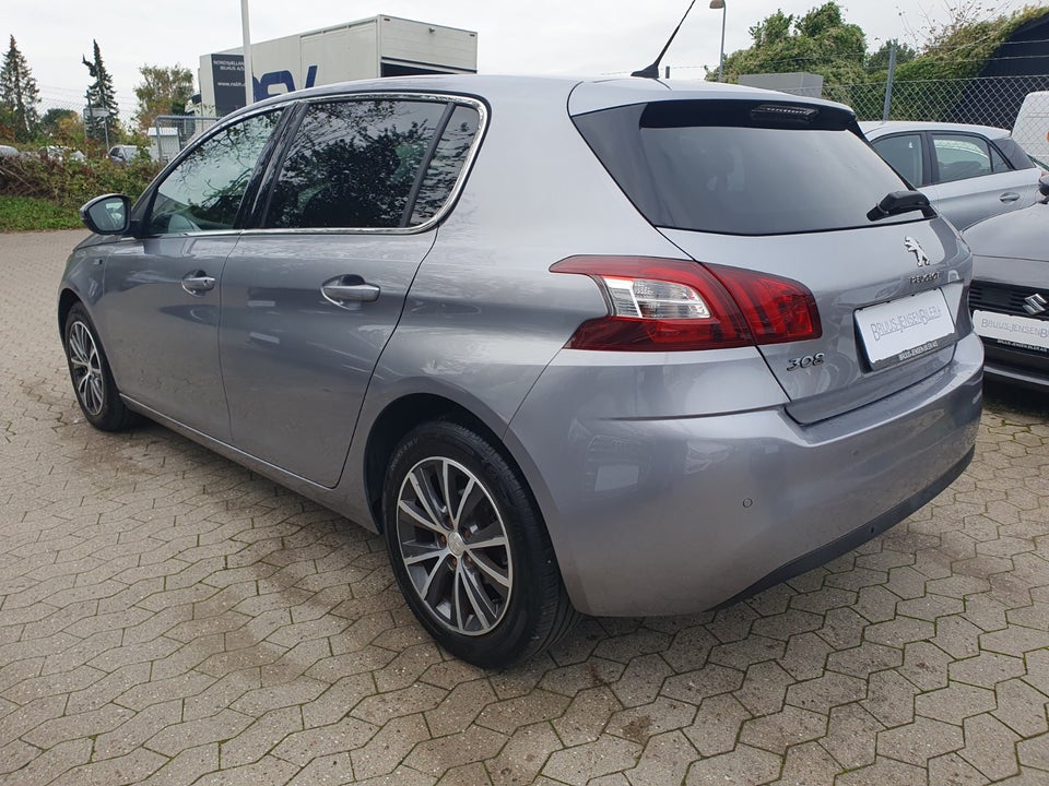 Peugeot 308 1,2 e-THP 130 Style 5d