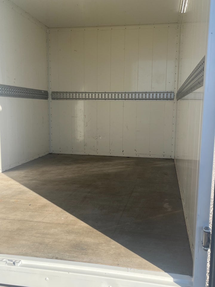 VW Transporter 2,0 TDi 110 Ladvogn lang