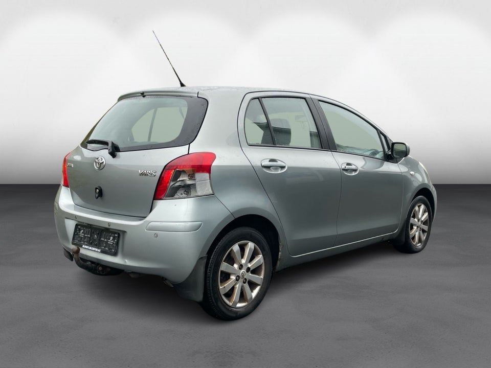 Toyota Yaris 1,3 S M/M 5d