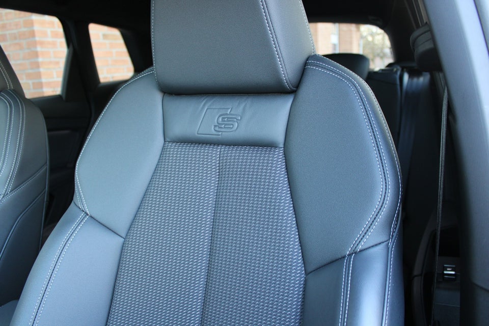 Audi Q4 e-tron 45 S-line 5d