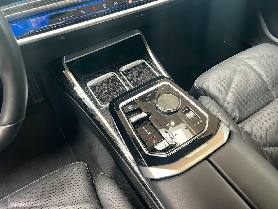 BMW i7 eDrive50 M-Sport 4d