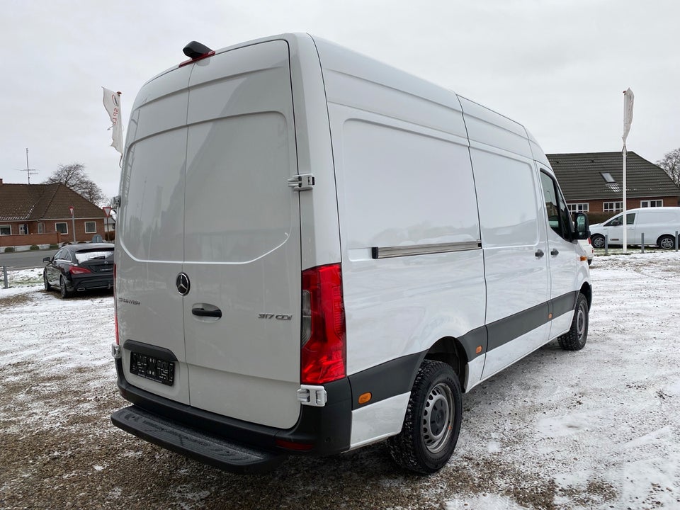 Mercedes Sprinter 317 2,0 CDi A2 Kassevogn aut. RWD