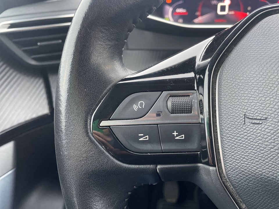 Peugeot 2008 1,2 PureTech 100 Allure Pack 5d