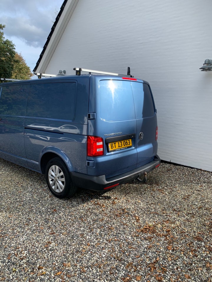 VW Transporter 2,0 TDi 150 Kassevogn lang