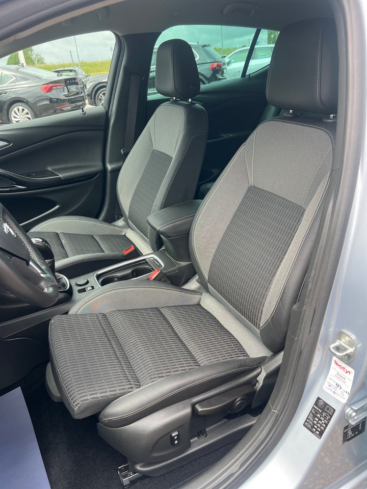 Opel Astra 1,2 T 110 Elegance 5d