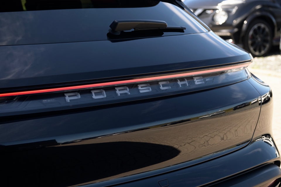 Porsche Taycan 4 Performance+ Cross Turismo 5d